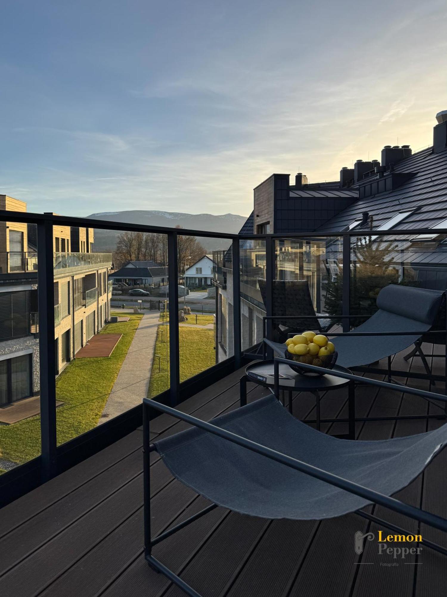 Apartament Krzysztofa Bochusa Еленя-Гура Экстерьер фото