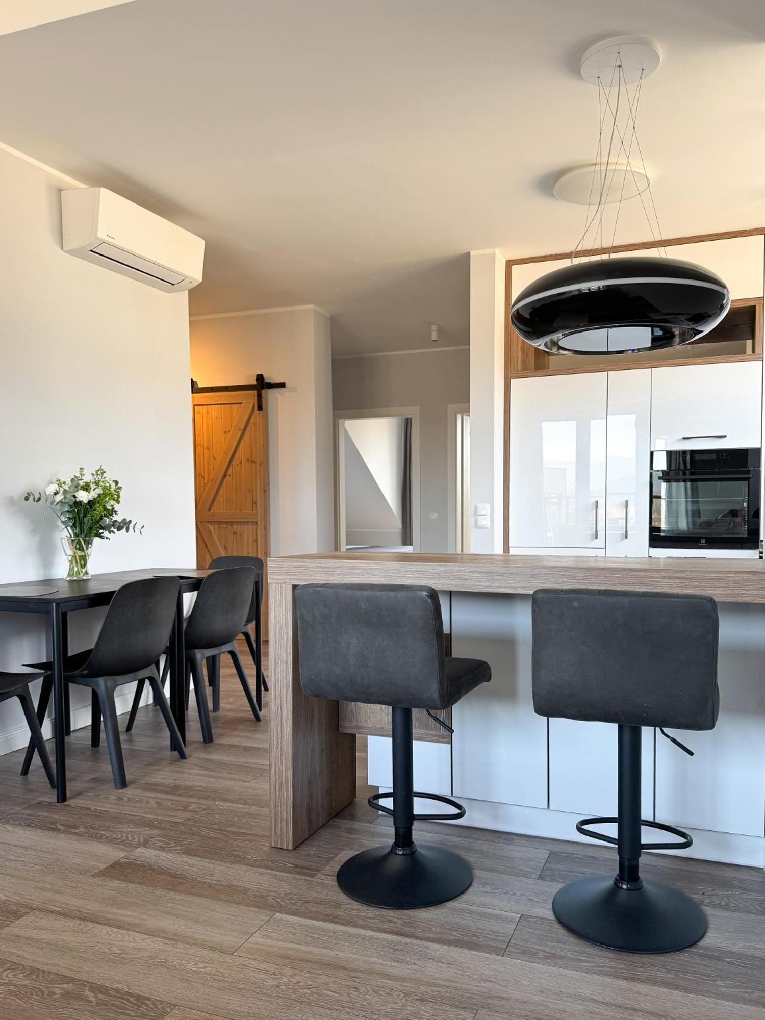 Apartament Krzysztofa Bochusa Еленя-Гура Экстерьер фото