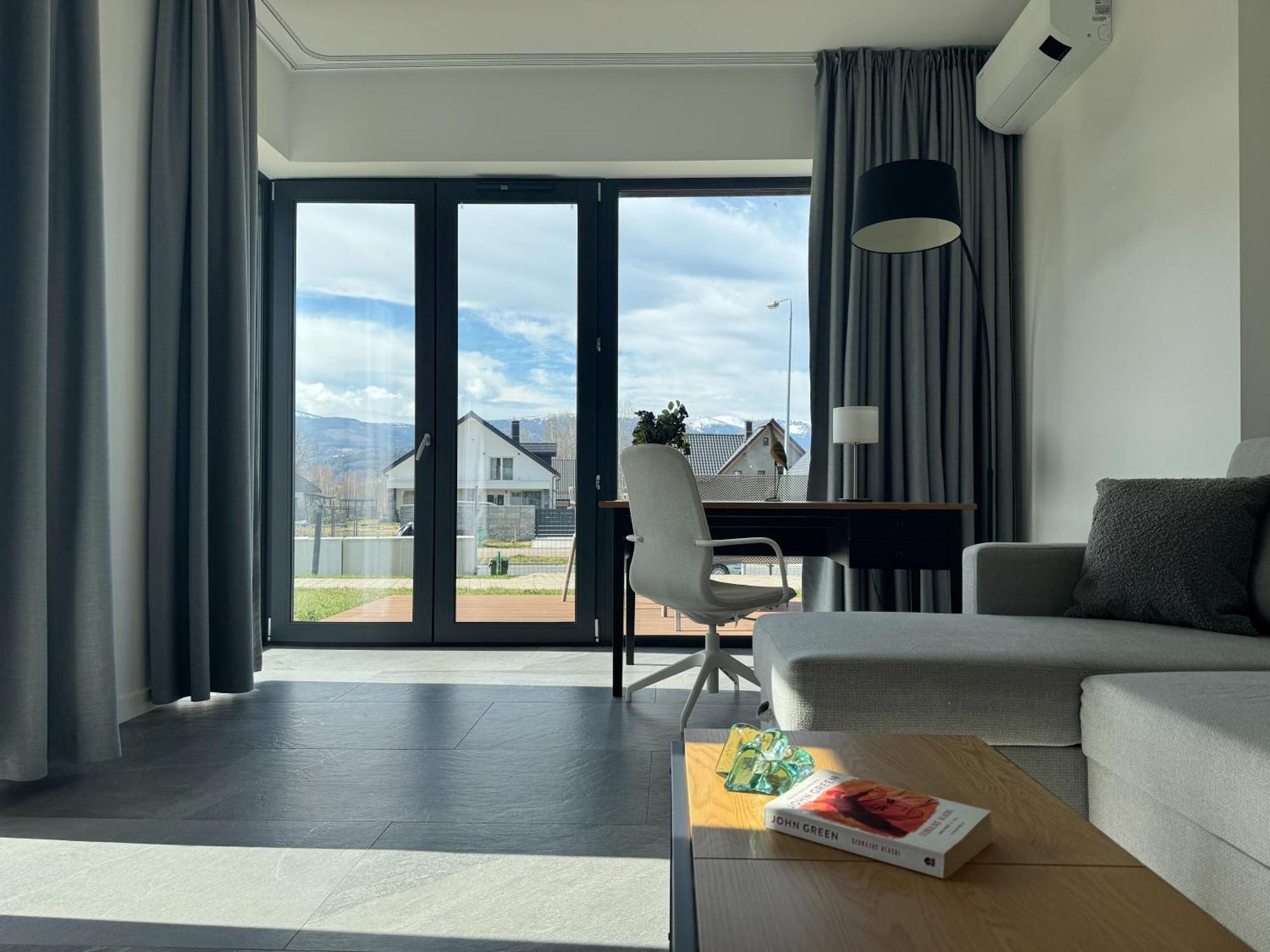 Apartament Krzysztofa Bochusa Еленя-Гура Экстерьер фото